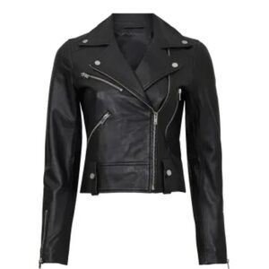Slate & Willow
Classic Leather Moto Jacket size Small
